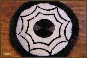 Peaux de mouton - Tapis ronds - beguiling-round-carpets-sheepskin-adam-leather